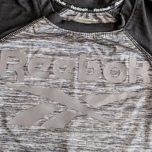 Reebok boys’ graphic short sleeve T-shirt Size S (8)